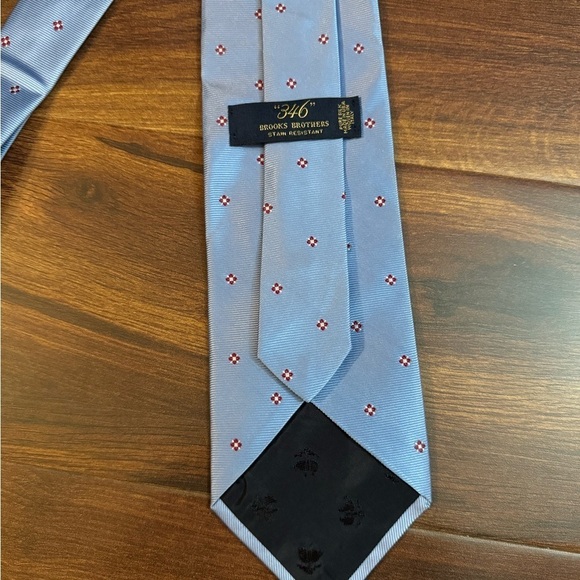 BROOKS BROTHERS “346” Stain Resistant Blue and Red Polka Dot Tie - Picture 3 of 8